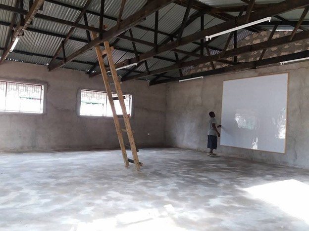 Neuer Klassenraum im Rohbau