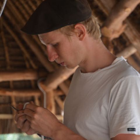 Volontärinnen und Volontäre an der Helping Hands Community School